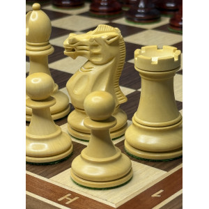 Шахматы подарочные с фигурами из самшита и палисандра