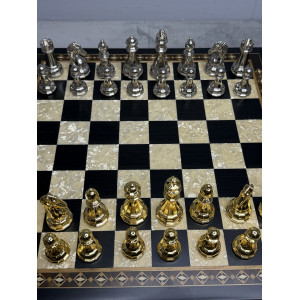Шахматы подарочные с фигурами из бронзы