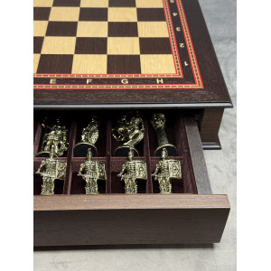 Шахматный ларец "Римское сражение" с фигурами из бронзы