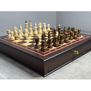 Шахматы подарочные в ларце с фигурами из клена