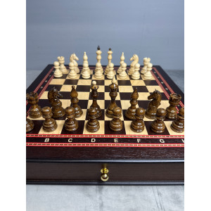 Шахматы подарочные в ларце с фигурами из клена