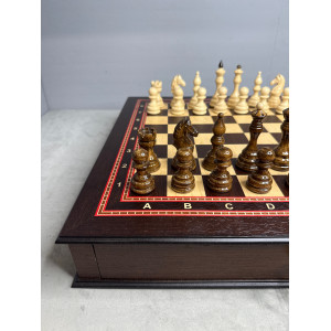 Шахматы подарочные в ларце с фигурами из клена