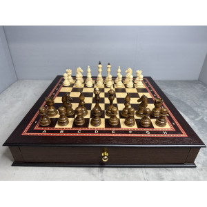Шахматы подарочные в ларце с фигурами из клена