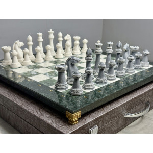 Шахматы из камня подарочные "Стаунтон"