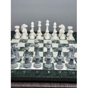 Шахматы из камня подарочные "Стаунтон"