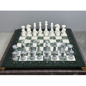 Шахматы из камня подарочные "Стаунтон"