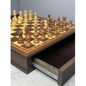 Шахматы подарочные в ларце с фигурами из самшита