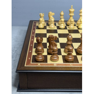 Шахматы подарочные в ларце с фигурами из самшита