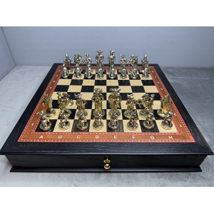 Шахматы подарочные в ларце из морёного дуба с фигурами из бронзы «Королевский стиль»