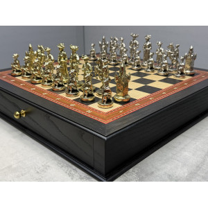 Шахматы подарочные в ларце из морёного дуба с фигурами из бронзы «Королевский стиль»