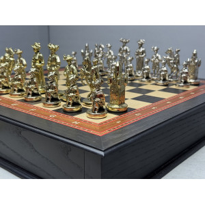Шахматы подарочные в ларце из морёного дуба с фигурами из бронзы «Королевский стиль»
