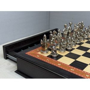 Шахматы подарочные в ларце из морёного дуба с фигурами из бронзы «Королевский стиль»