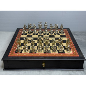 Шахматы подарочные в ларце из морёного дуба с фигурами из бронзы «Королевский стиль»