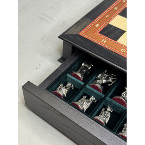 Шахматы подарочные в ларце из морёного дуба с фигурами из бронзы «Королевский стиль»