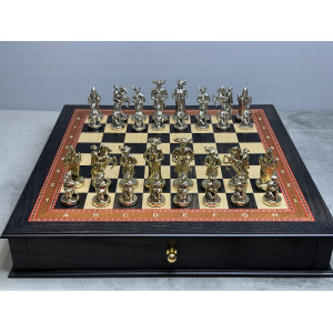 Шахматы подарочные в ларце из морёного дуба с фигурами из бронзы «Королевский стиль»