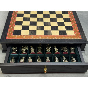 Шахматы подарочные в ларце из морёного дуба с фигурами из бронзы «Королевский стиль»