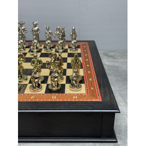Шахматы подарочные в ларце из морёного дуба с фигурами из бронзы «Королевский стиль»