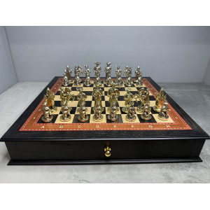 Шахматы подарочные в ларце из морёного дуба с фигурами из бронзы «Королевский стиль»