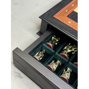 Шахматы подарочные в ларце из морёного дуба с фигурами из бронзы «Королевский стиль»