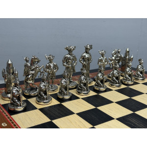 Шахматы подарочные в ларце из морёного дуба с фигурами из бронзы «Королевский стиль»