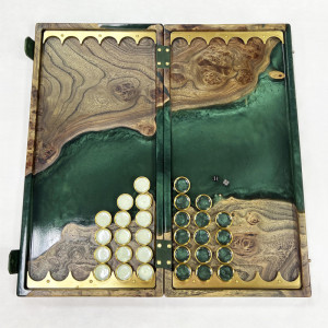 Нарды подарочные из эпоксидной смолы «Изумрудная гармония»