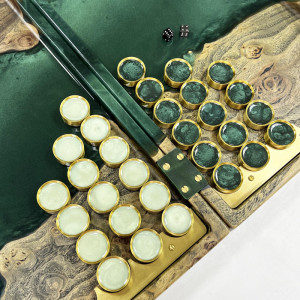 Нарды подарочные из эпоксидной смолы «Изумрудная гармония»