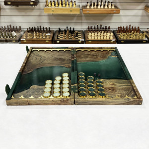 Нарды подарочные из эпоксидной смолы «Изумрудная гармония»