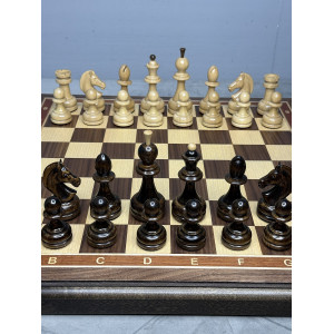 Шахматы подарочные деревянные с фигурами из клена