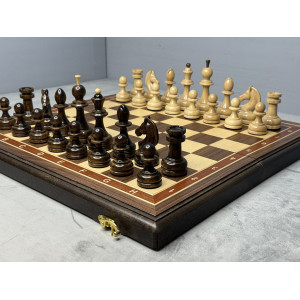 Шахматы подарочные деревянные с фигурами из клена