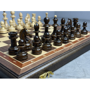 Шахматы подарочные деревянные с фигурами из клена