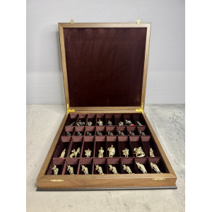 Шахматный ларец «Русские» с бронзовыми фигурами