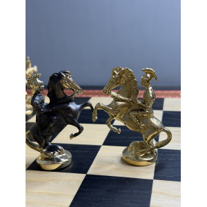 Шахматный ларец с бронзовыми фигурами «Македонская битва»