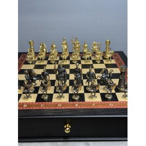 Шахматный ларец с бронзовыми фигурами «Македонская битва»