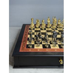 Шахматный ларец с бронзовыми фигурами «Македонская битва»