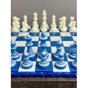 Шахматы светящиеся из эпоксидной смолы "Ледяная магия"