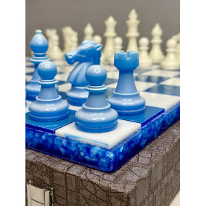 Шахматы светящиеся из эпоксидной смолы "Ледяная магия"