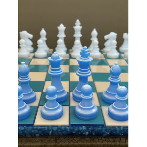 Шахматы светящиеся из эпоксидной смолы "Ледяная магия"