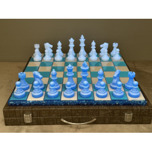 Шахматы светящиеся из эпоксидной смолы "Ледяная магия"