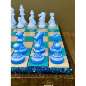 Шахматы светящиеся из эпоксидной смолы "Ледяная магия"