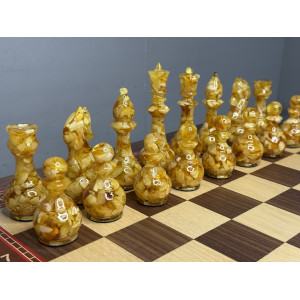 Шахматы подарочные с фигурами из янтаря "Янтарная элегантность"