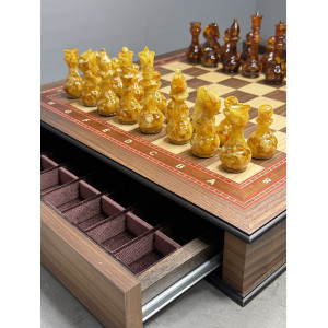 Шахматы подарочные с фигурами из янтаря "Янтарная элегантность"