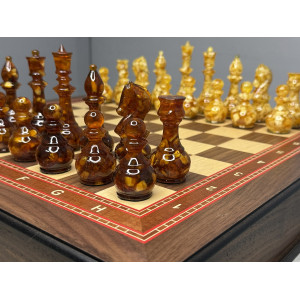 Шахматы подарочные с фигурами из янтаря "Янтарная элегантность"