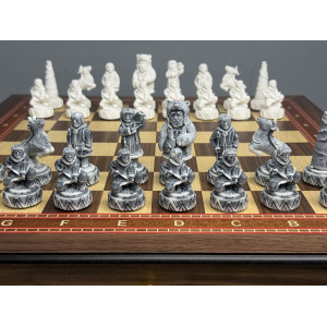 Шахматы подарочные с фигурами из мрамора «Северные народы»