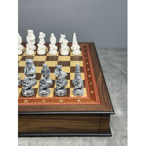 Шахматы подарочные с фигурами из мрамора «Северные народы»