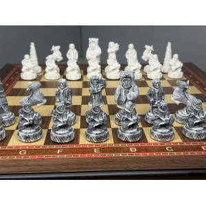 Шахматы подарочные с фигурами из мрамора «Северные народы»
