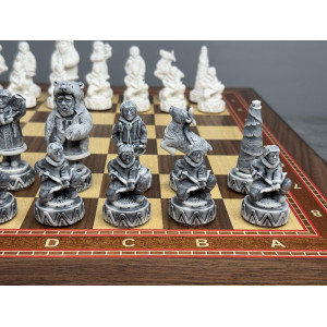 Шахматы подарочные с фигурами из мрамора «Северные народы»