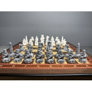 Шахматы подарочные с фигурами из мрамора «Северные народы»