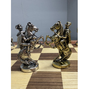 Подарочные шахматы "Средневековье" в ларце