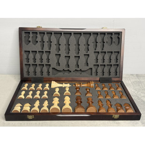 Подарочные деревянные шахматы – магнитный комплект Подарочные деревянные шахматы – магнитный комплект