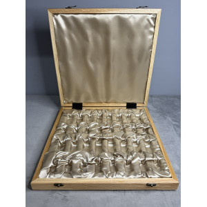 Шахматы подарочные в ларце "Классика"